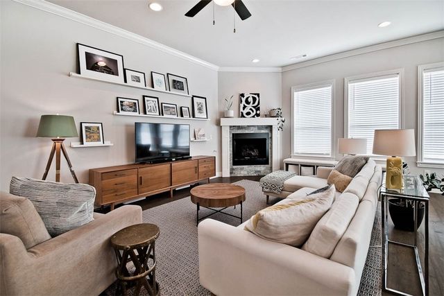 624 N Sabine Pass Road, Fayetteville, AR 72704