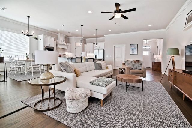 624 N Sabine Pass Road, Fayetteville, AR 72704