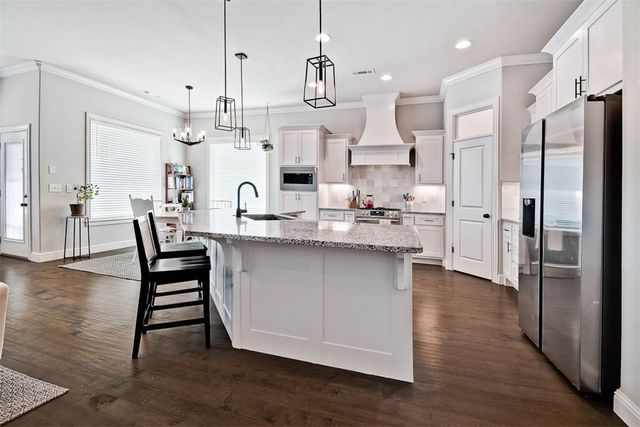 624 N Sabine Pass Road, Fayetteville, AR 72704