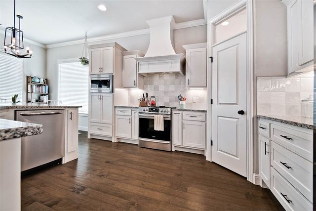 624 N Sabine Pass Road, Fayetteville, AR 72704