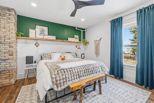 1615 Ulao PARKWAY S, Grafton, WI 53024