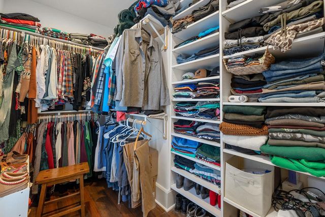 1615 Ulao PARKWAY S, Grafton, WI 53024