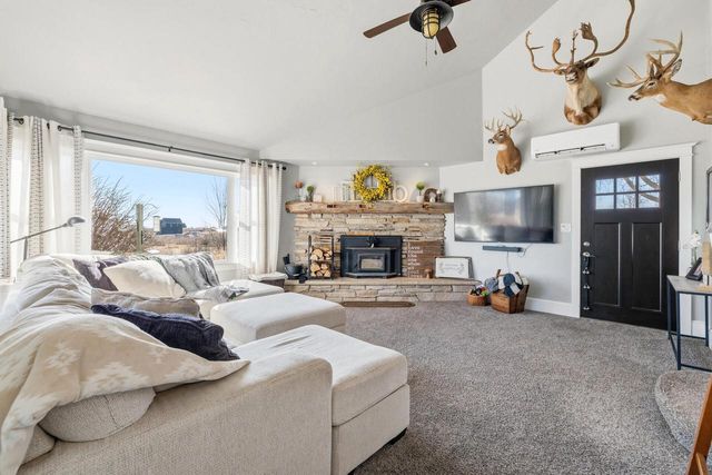 1615 Ulao PARKWAY S, Grafton, WI 53024