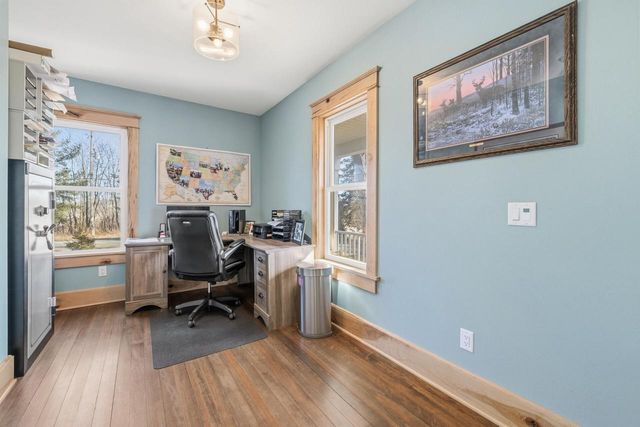 1615 Ulao PARKWAY S, Grafton, WI 53024