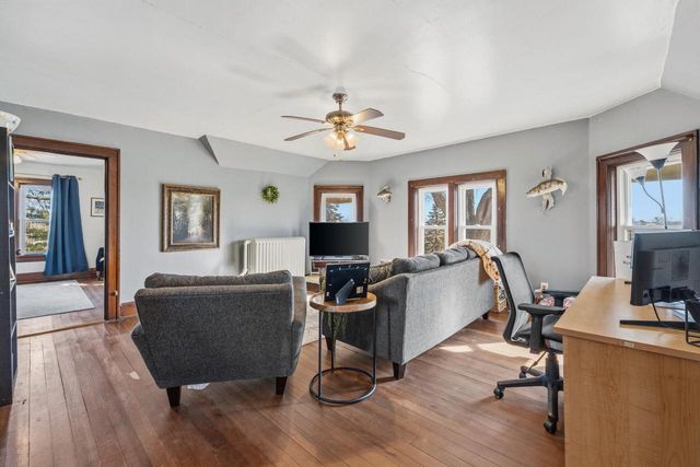 1615 Ulao PARKWAY S, Grafton, WI 53024