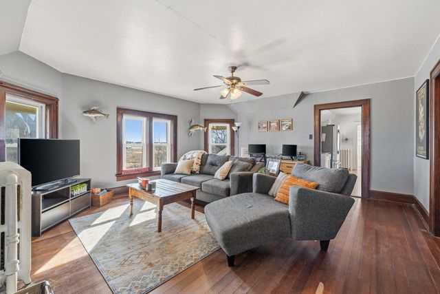 1615 Ulao PARKWAY S, Grafton, WI 53024