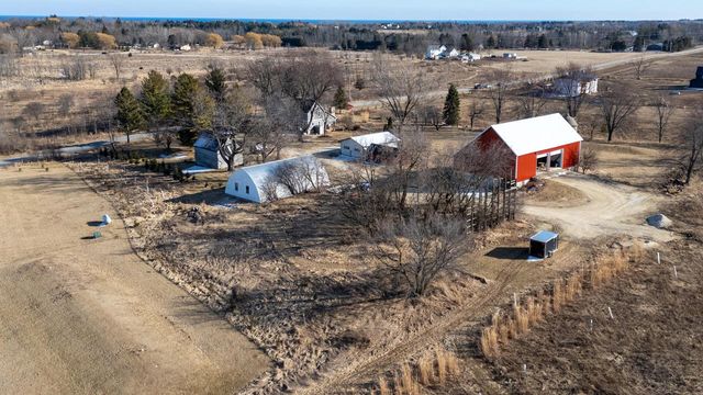 1615 Ulao PARKWAY S, Grafton, WI 53024