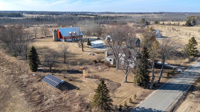 1615 Ulao PARKWAY S, Grafton, WI 53024