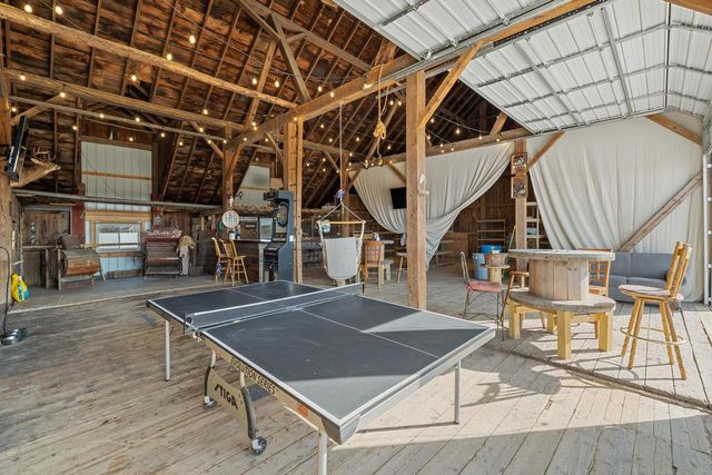 1615 Ulao PARKWAY S, Grafton, WI 53024