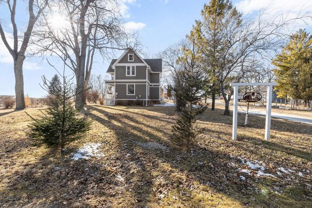 1615 Ulao PARKWAY S, Grafton, WI 53024