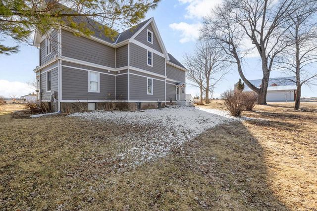 1615 Ulao PARKWAY S, Grafton, WI 53024