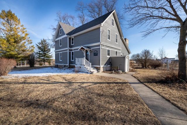 1615 Ulao PARKWAY S, Grafton, WI 53024
