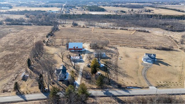 1615 Ulao PARKWAY S, Grafton, WI 53024