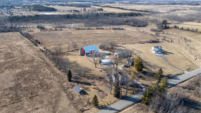 1615 Ulao PARKWAY S, Grafton, WI 53024