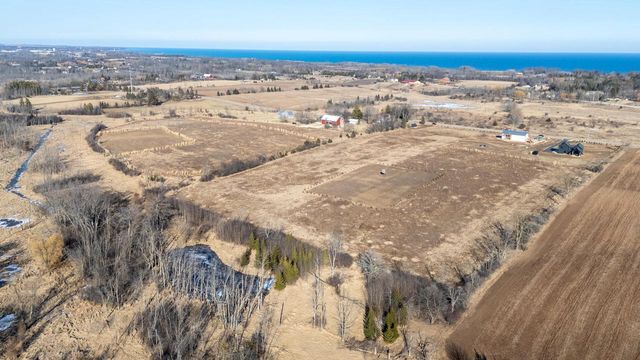 1615 Ulao PARKWAY S, Grafton, WI 53024