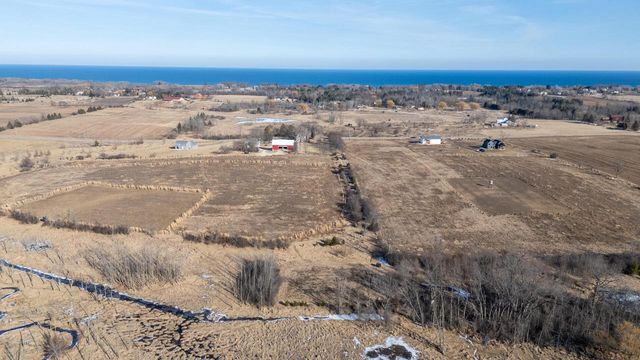 1615 Ulao PARKWAY S, Grafton, WI 53024