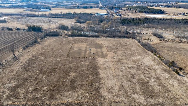 1615 Ulao PARKWAY S, Grafton, WI 53024