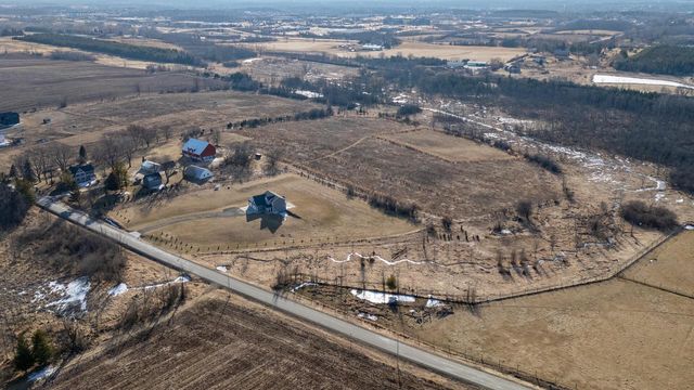 1615 Ulao PARKWAY S, Grafton, WI 53024