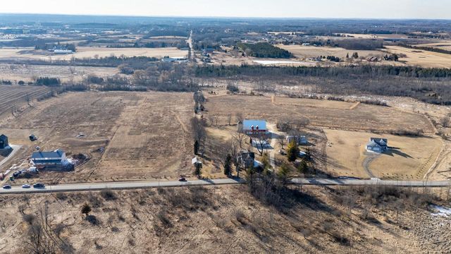 1615 Ulao PARKWAY S, Grafton, WI 53024