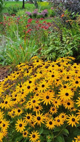 1615 Ulao PARKWAY S, Grafton, WI 53024