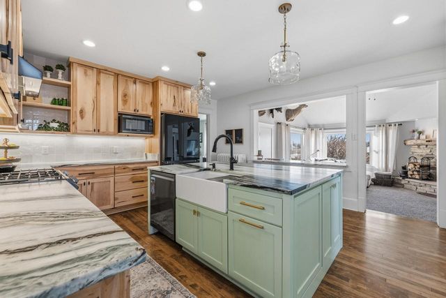 1615 Ulao PARKWAY S, Grafton, WI 53024