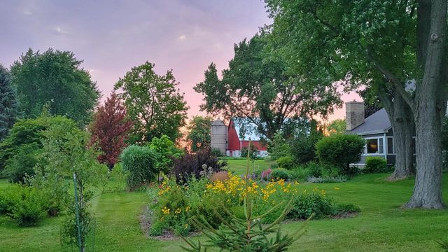 1615 Ulao PARKWAY S, Grafton, WI 53024