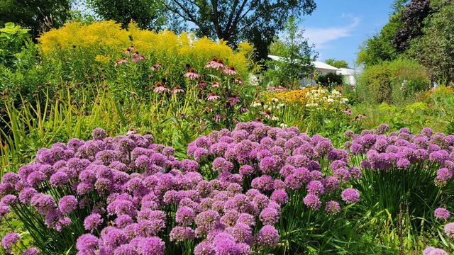 1615 Ulao PARKWAY S, Grafton, WI 53024