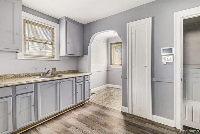 14961 Strathmoor Street, Detroit, MI 48227