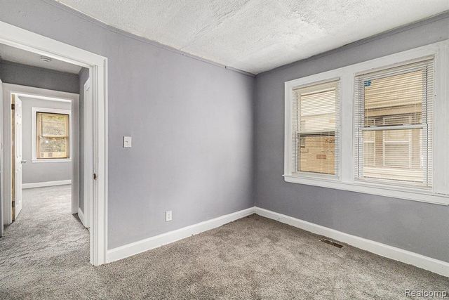 14961 Strathmoor Street, Detroit, MI 48227