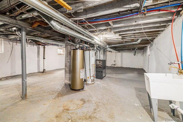 14961 Strathmoor Street, Detroit, MI 48227