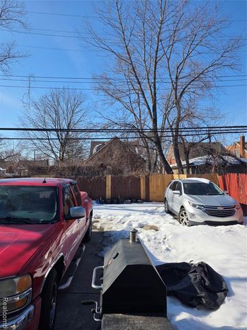 14961 Strathmoor Street, Detroit, MI 48227