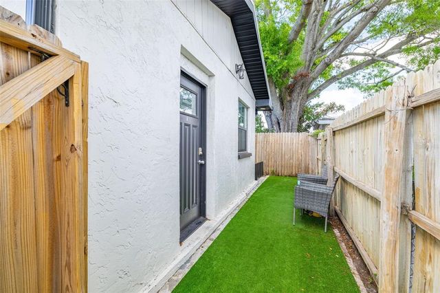 2511 W BRADDOCK STREET, Tampa, FL 33607