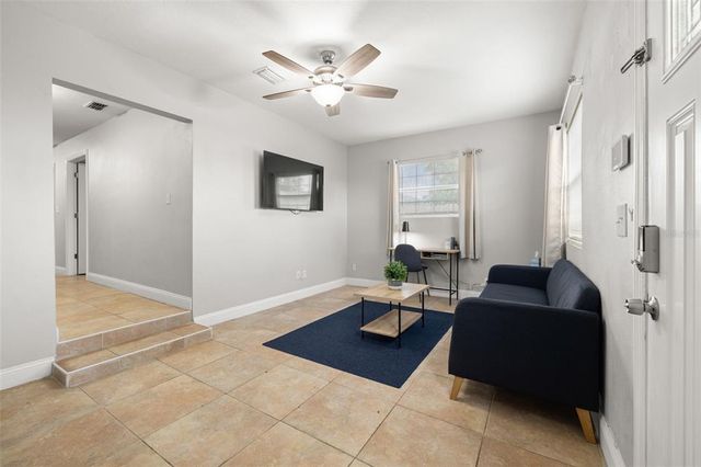2511 W BRADDOCK STREET, Tampa, FL 33607