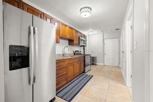 2511 W BRADDOCK STREET, Tampa, FL 33607
