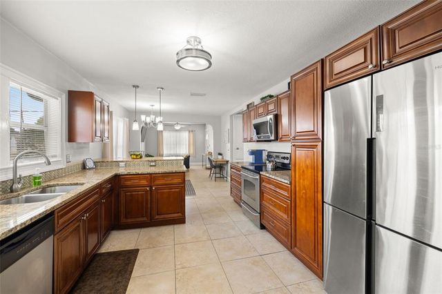 2511 W BRADDOCK STREET, Tampa, FL 33607