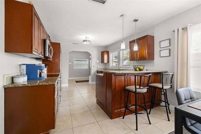 2511 W BRADDOCK STREET, Tampa, FL 33607