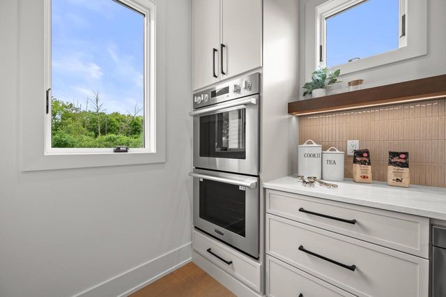 N50W18694 Woodfield WAY, Menomonee Falls, WI 53051