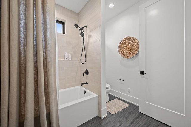 N50W18694 Woodfield WAY, Menomonee Falls, WI 53051