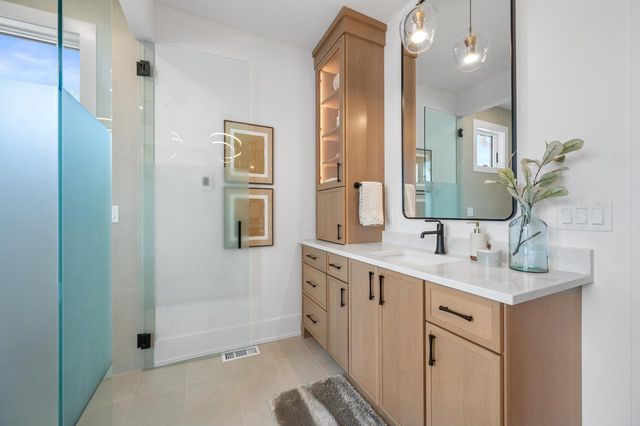 N50W18694 Woodfield WAY, Menomonee Falls, WI 53051