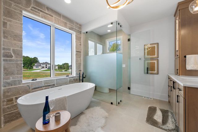 N50W18694 Woodfield WAY, Menomonee Falls, WI 53051