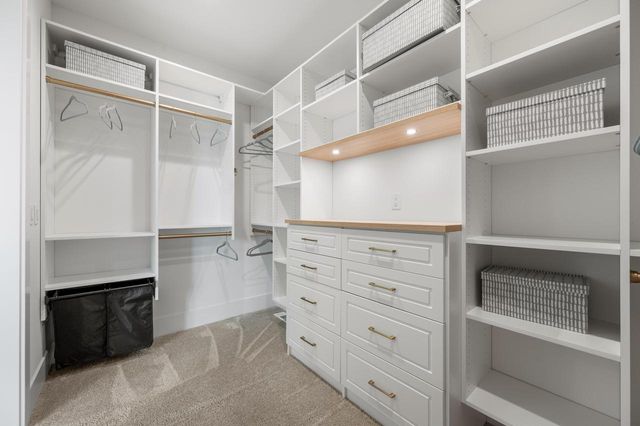 N50W18694 Woodfield WAY, Menomonee Falls, WI 53051
