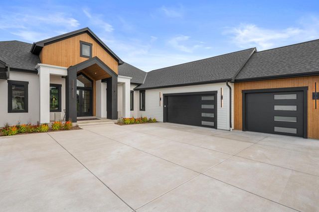N50W18694 Woodfield WAY, Menomonee Falls, WI 53051