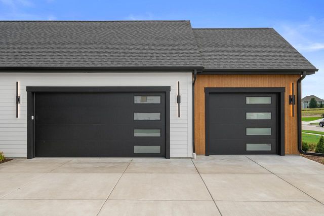 N50W18694 Woodfield WAY, Menomonee Falls, WI 53051