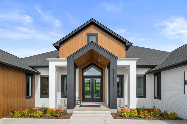 N50W18694 Woodfield WAY, Menomonee Falls, WI 53051