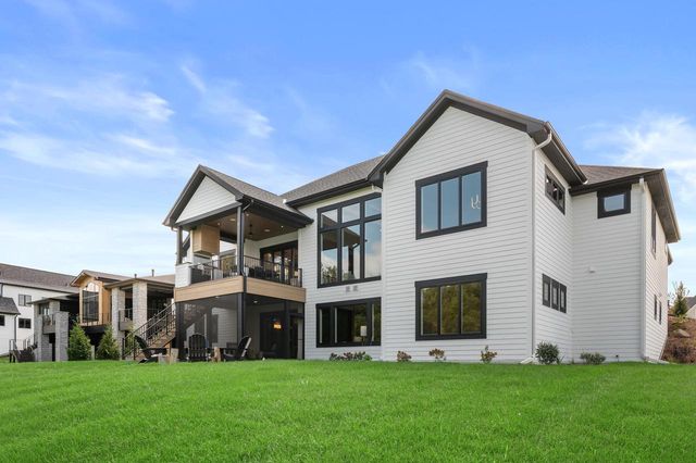 N50W18694 Woodfield WAY, Menomonee Falls, WI 53051