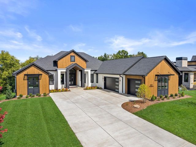N50W18694 Woodfield WAY, Menomonee Falls, WI 53051