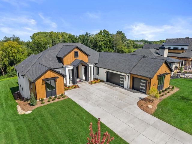 N50W18694 Woodfield WAY, Menomonee Falls, WI 53051