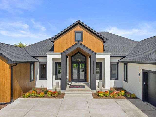 N50W18694 Woodfield WAY, Menomonee Falls, WI 53051
