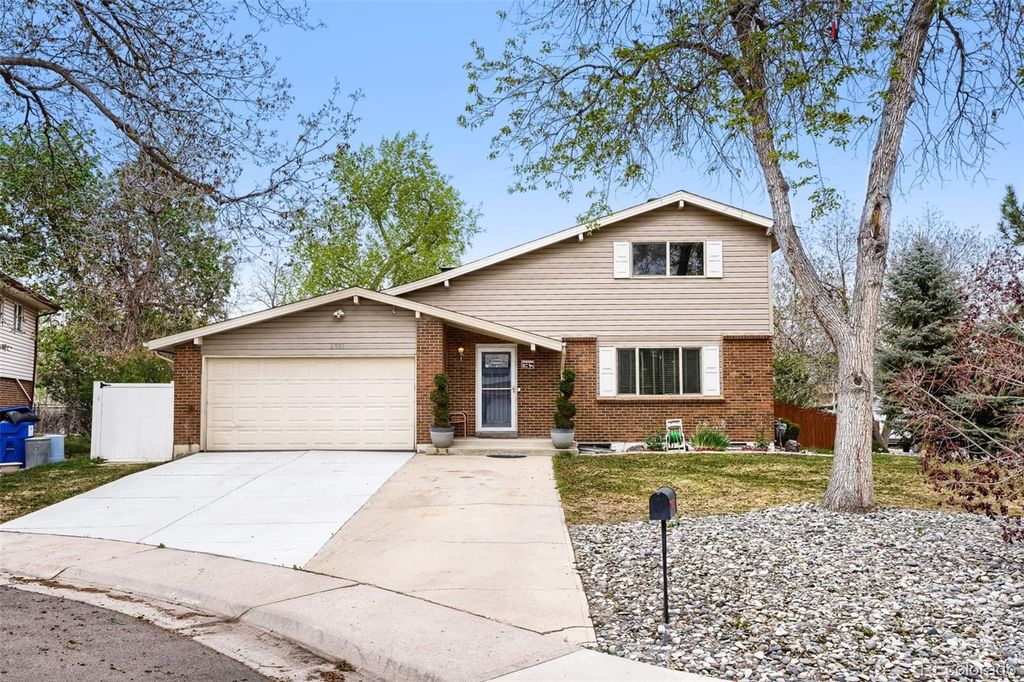 8901 W Radcliffe Place, Littleton, CO 80123