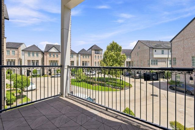 9538 London Bridge Station, Houston, TX 77045
